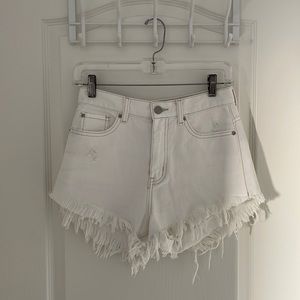 BDG WHITE DENIM SHORTS